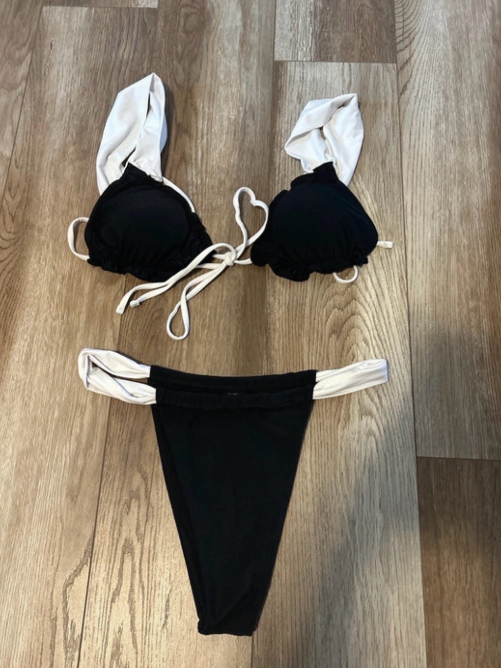 Contrast Trim Black & White Women's Bikini Set